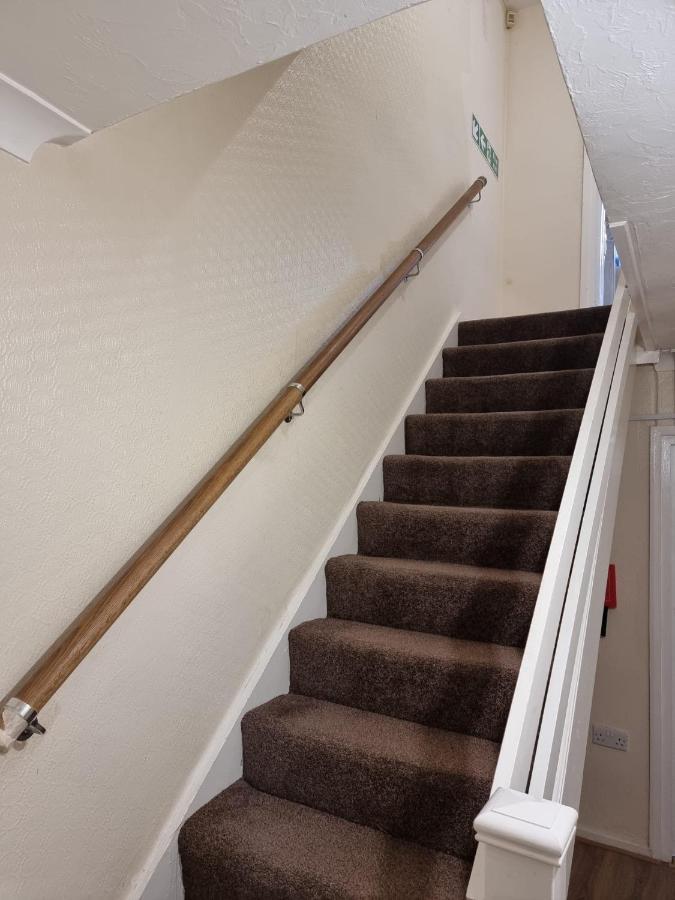Crane Home In Dagenham With Free Wi Fi ภายนอก รูปภาพ